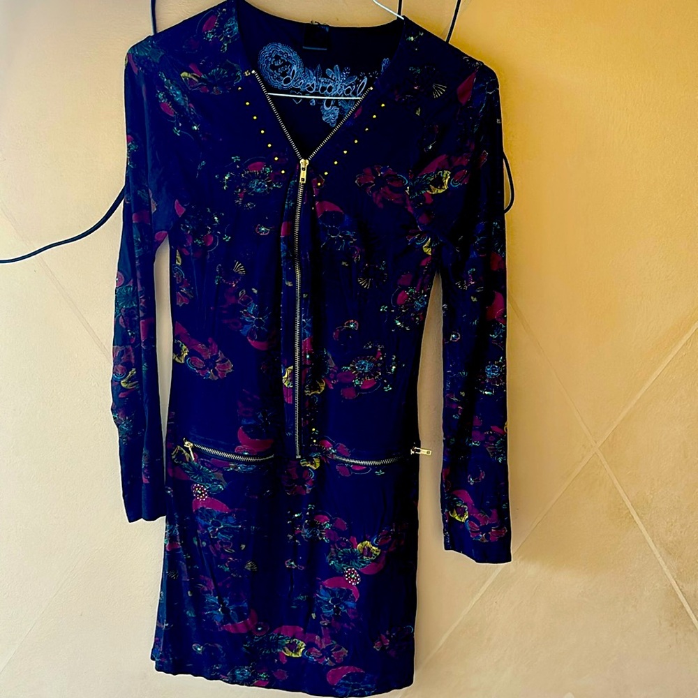 Shor dress above the knee size small black